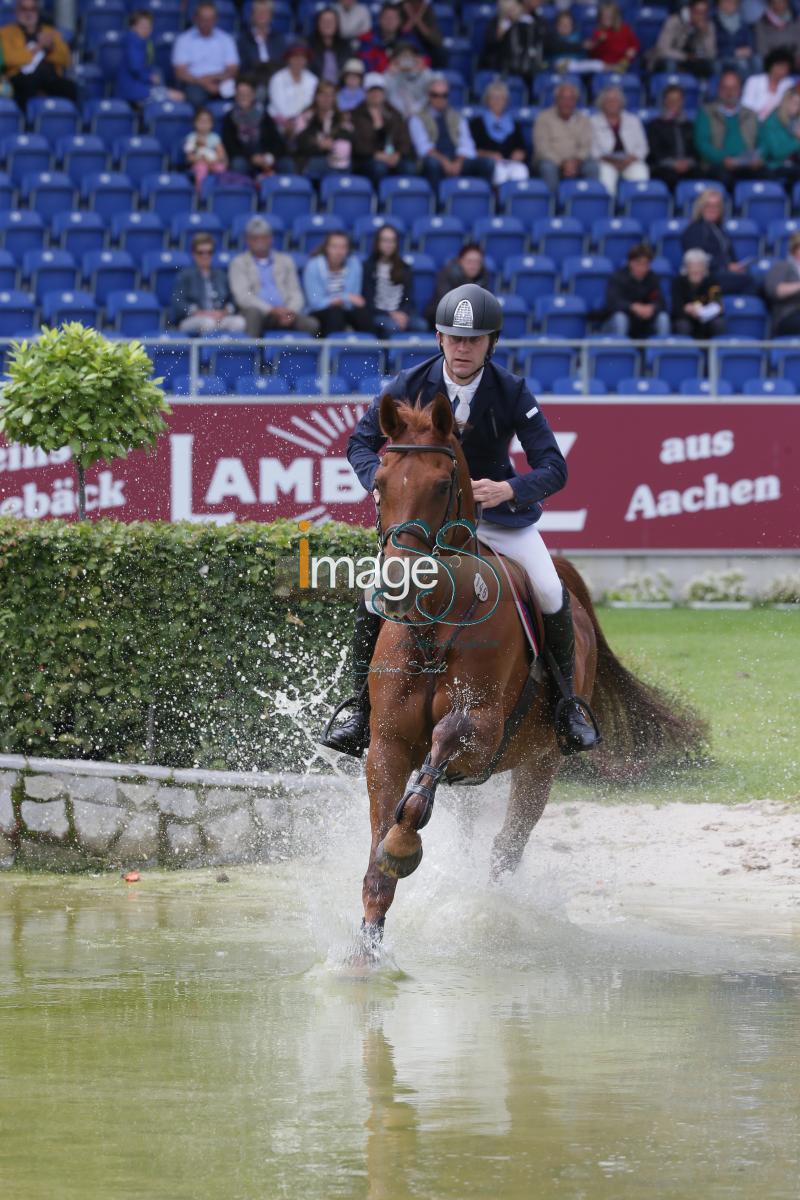 COUPE_Jubilee_Aachen2016_SS7_7944.jpg