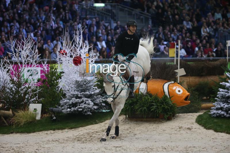 DUFRESNE_Looping_Geneve2017_SS7_2247.jpg