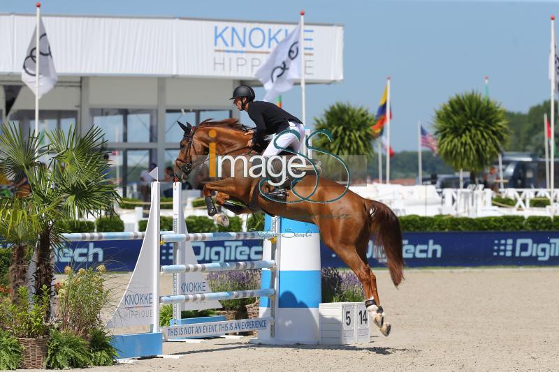 Devos_Gregor_Knokke2019_SS7_4870.jpg
