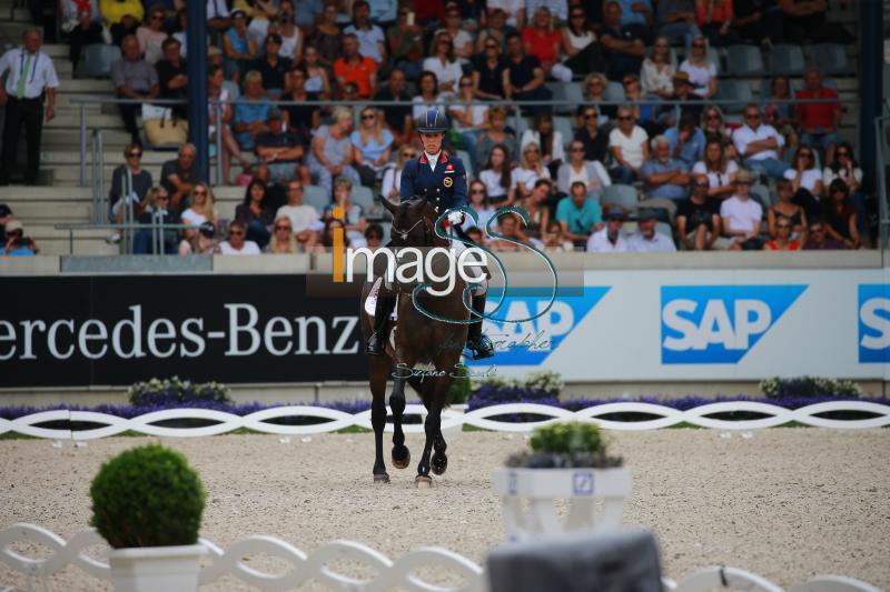 Dujardin_Erlentanz_Aachen2019_SS7_1997.jpg