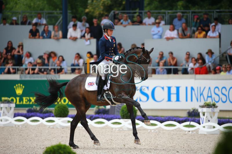 Dujardin_Erlentanz_Aachen2019_SS7_2020.jpg