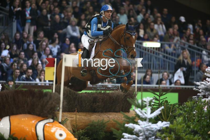 LAGHOUAG_Punch_Geneve2017_SS7_1964.jpg