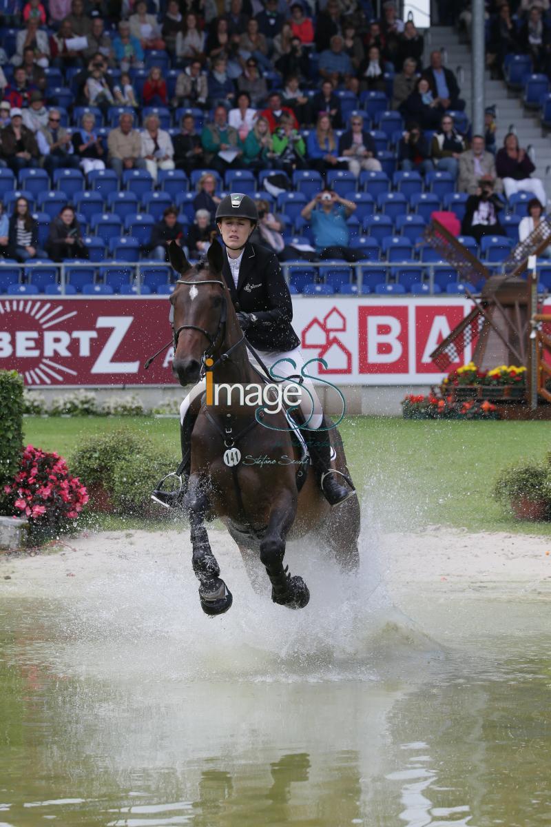 MEYER_Chloe_Aachen2016_SS7_7924.jpg